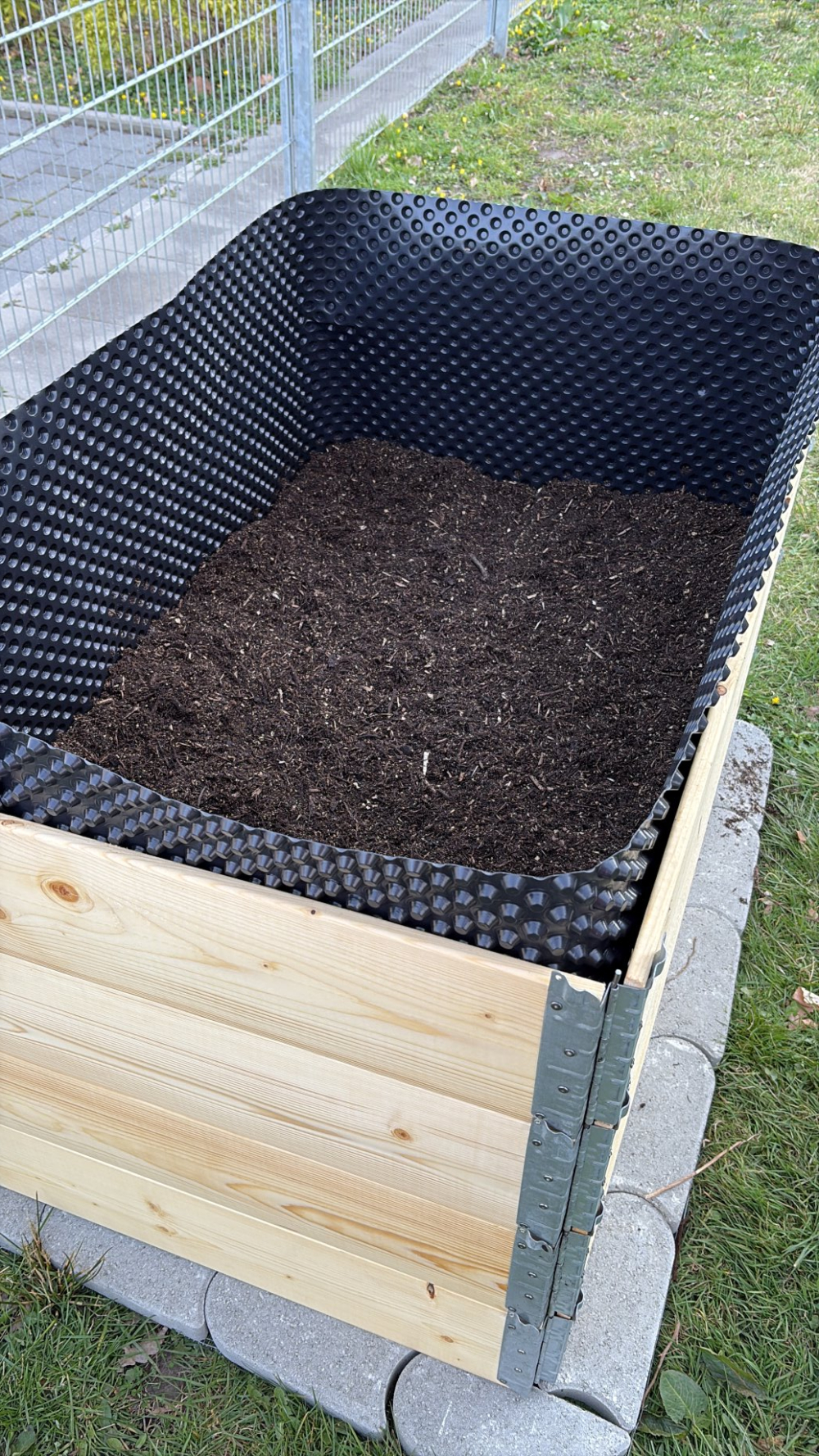 Hochbeet pflanzbereit